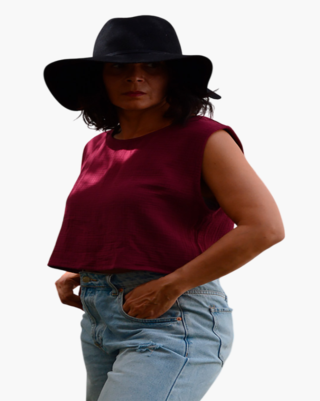 Blusa roja corta sin mangas con cuello redondo